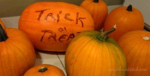 How to carve a pumpkin for Halloween - scratchandstitch.com