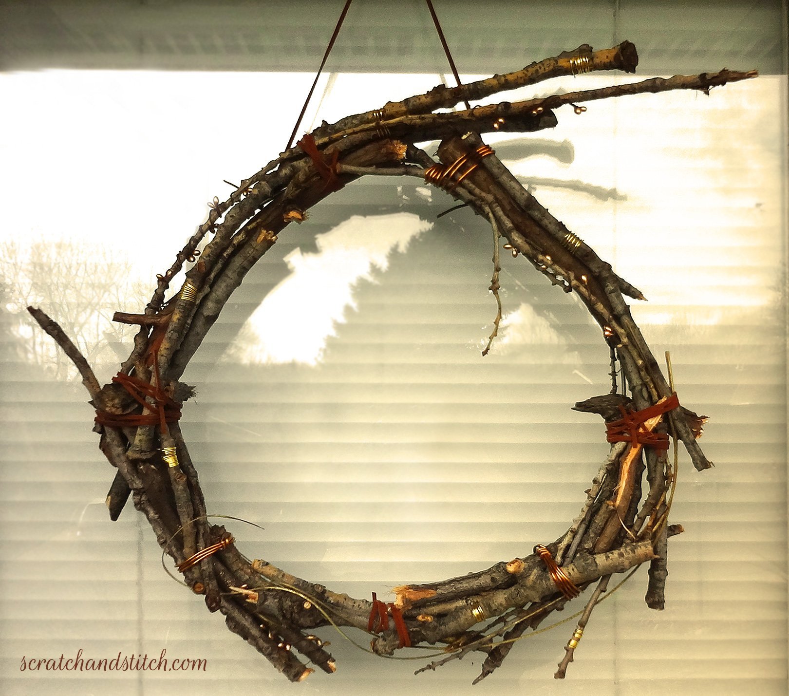 Natural Twig Wreath by scratchandstitch.com