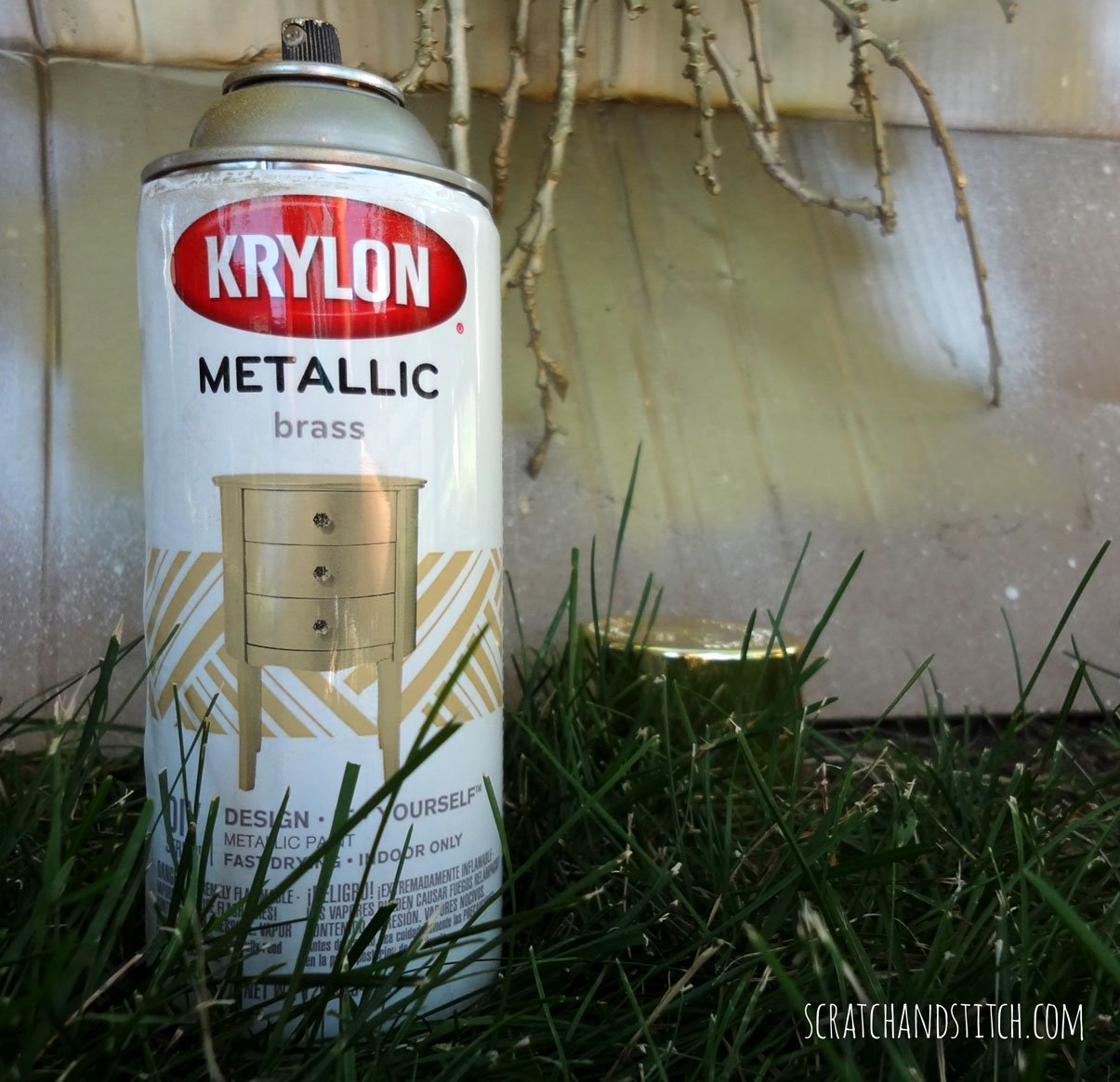 Krylon Gold Spray Painted Wreath by scratchandstitch.com