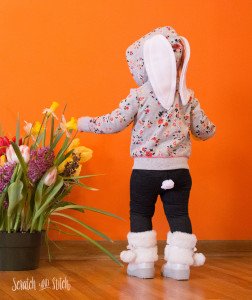 Easy kids Easter bunny outfit by scratchandstitch.com