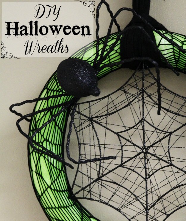 DIY Halloween Wreath Spiderweb