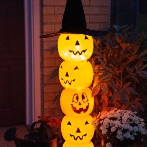 Glowing Plastic Jack O' Lantern Totem | DIY Halloween Decoration