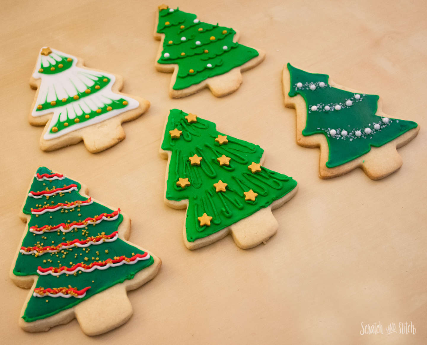 Royal Icing Christmas Cookies | Scratch and Stitch