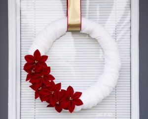 DIY Poinsettia Christmas Wreath by Scratch and Stitch