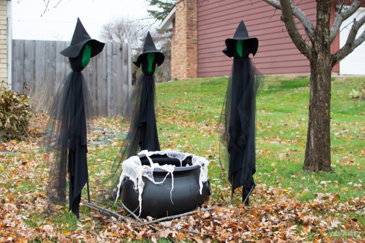 DIY Halloween Decorations - 3 Witches and a Cauldron - Scratch and Stitch