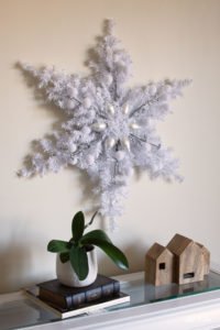 DIY Christmas Decoration: Dollar Store Snowflake Wreath