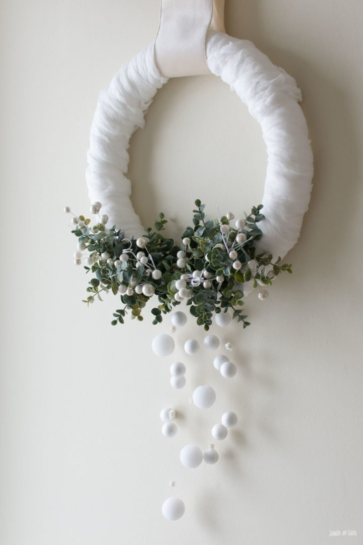 Winter Crafts - Snowy Winter Wreath