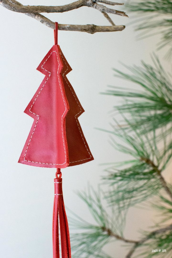 Cricut DIY Christmas Tree Ornaments