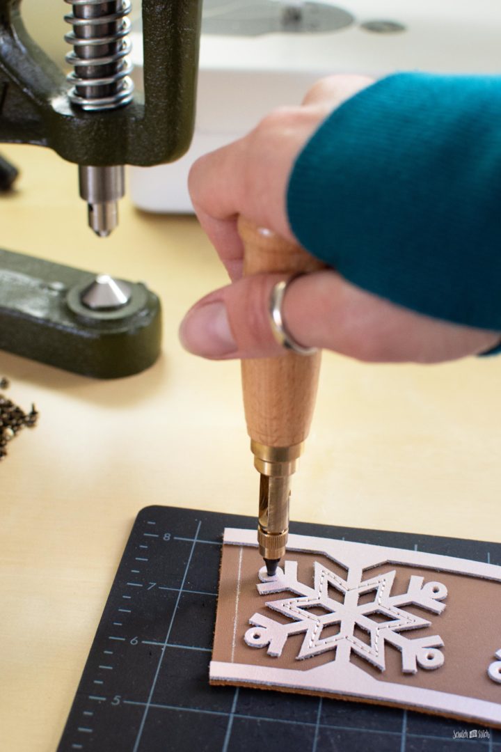 Snowflake DIY Coffee Sleeve - Manual Hole Punch