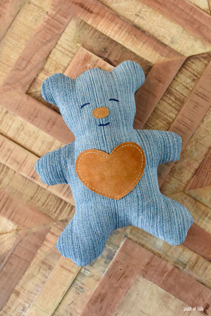 Bring this simple plush teddy bear to life with an easy-to-make sewing project.