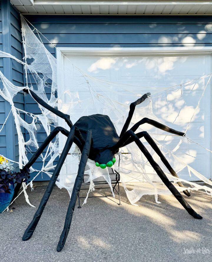 DIY Giant Halloween Spider and Spiderweb