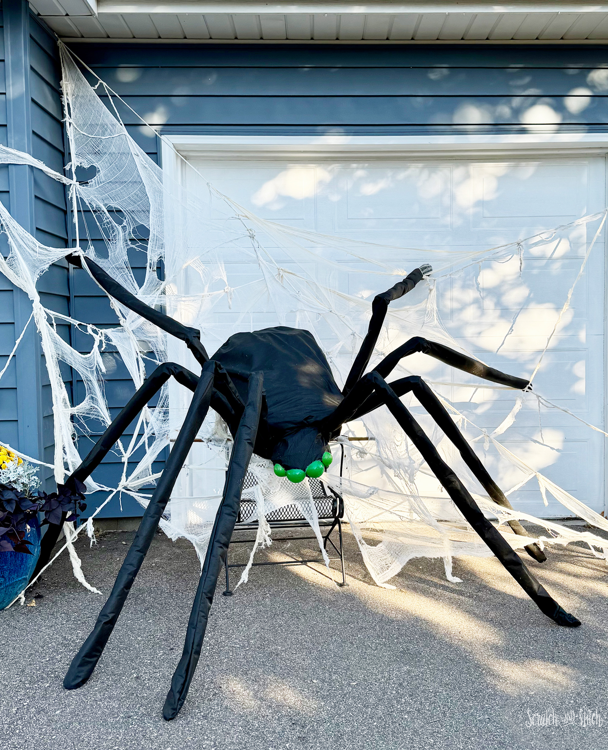 DIY Giant Halloween Spider