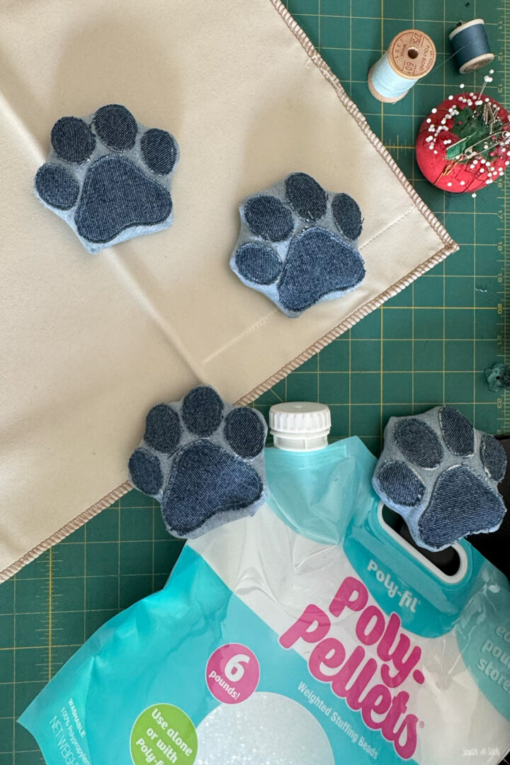 Materials for making paw print pattern weights with Fairfield World Poly-Pellets